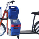 Lastenroller mit Postkisten